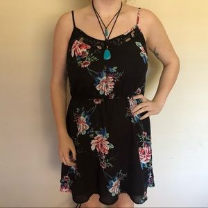 Forever 21 Floral Summer Dress Size: Large
